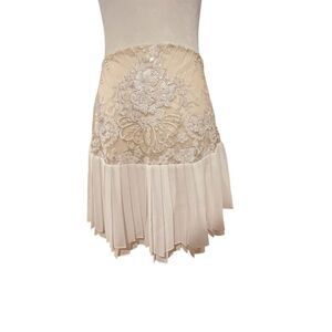 Endless Rose Sequined Pleated White Mini Skirt‎ Size Small womens